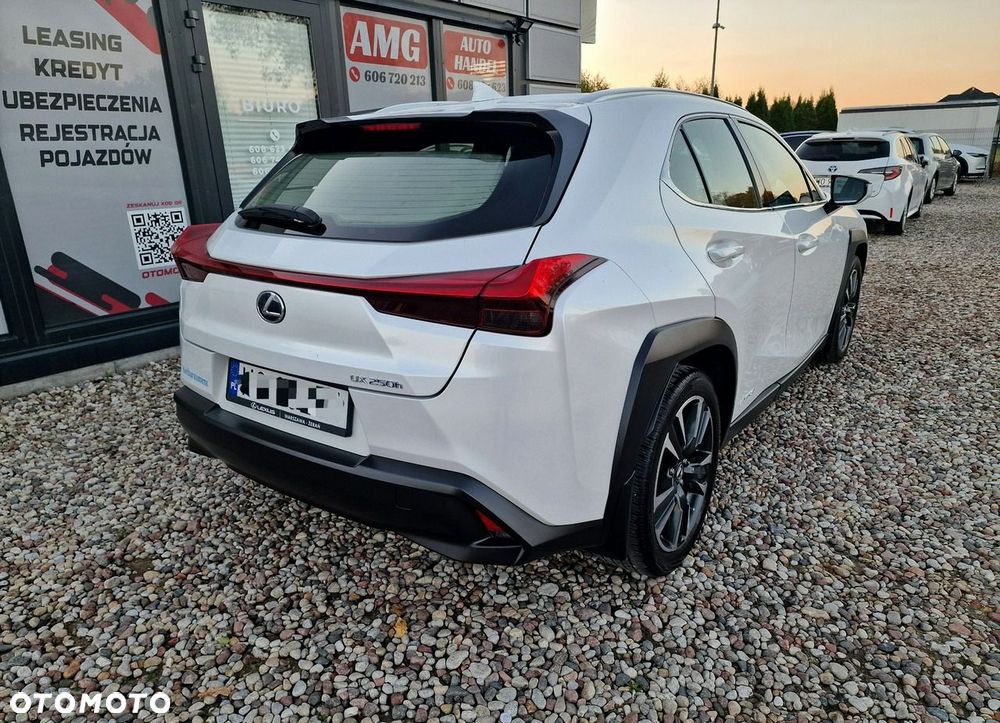 Lexus UX - 9