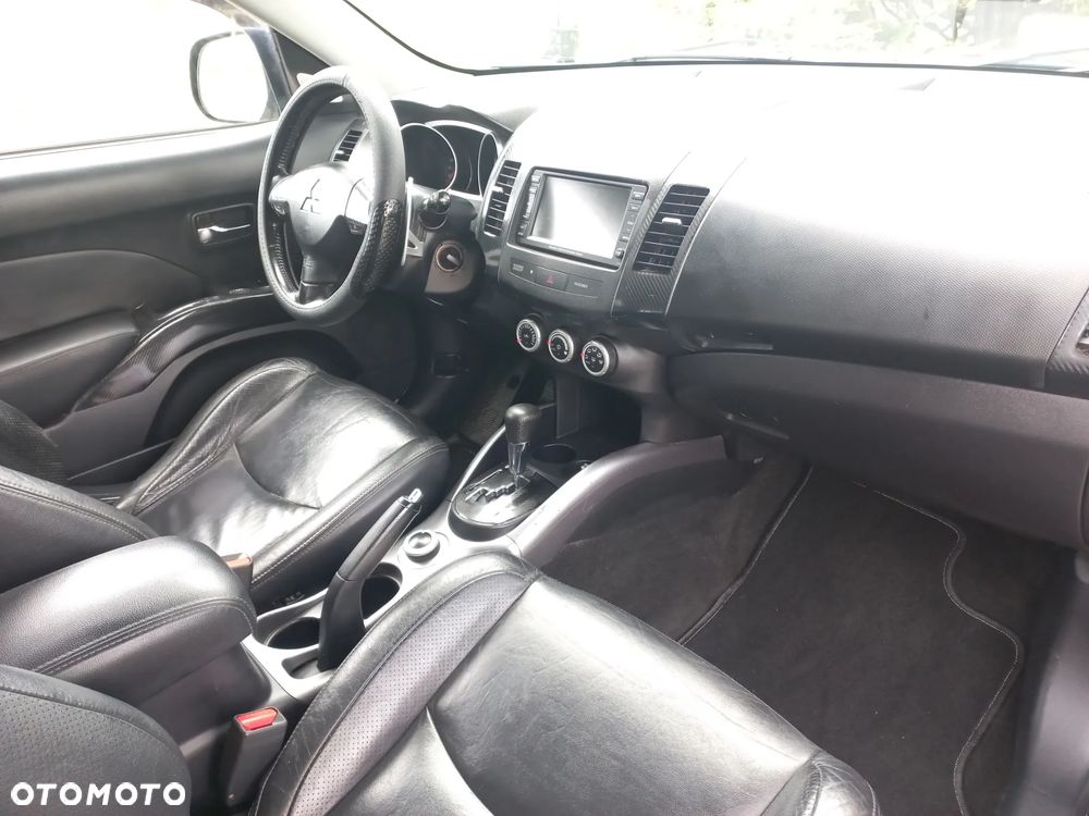 Mitsubishi Outlander - 7