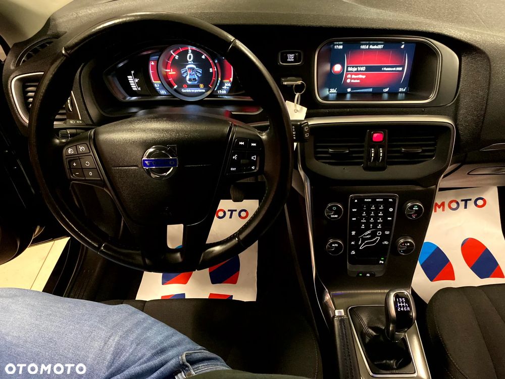 Volvo V40 D4 Momentum - 15