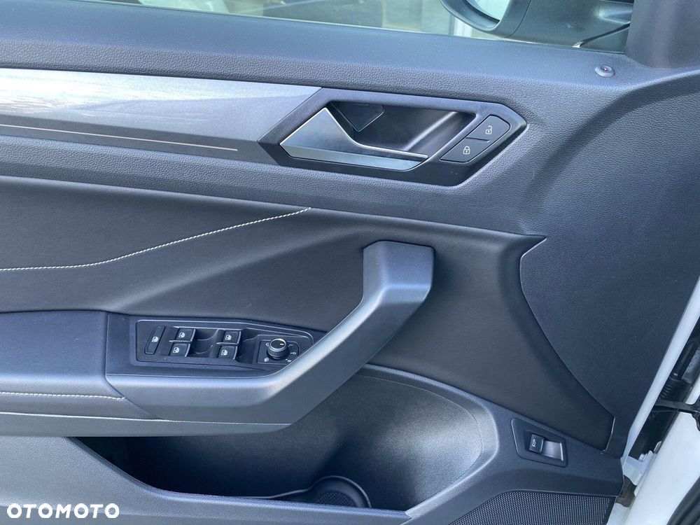 Volkswagen T-Roc - 30