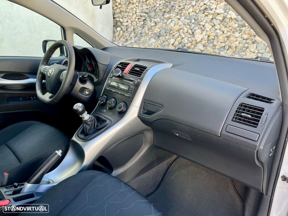 Toyota Auris 1.4 D-4D ACtive+AC - 24