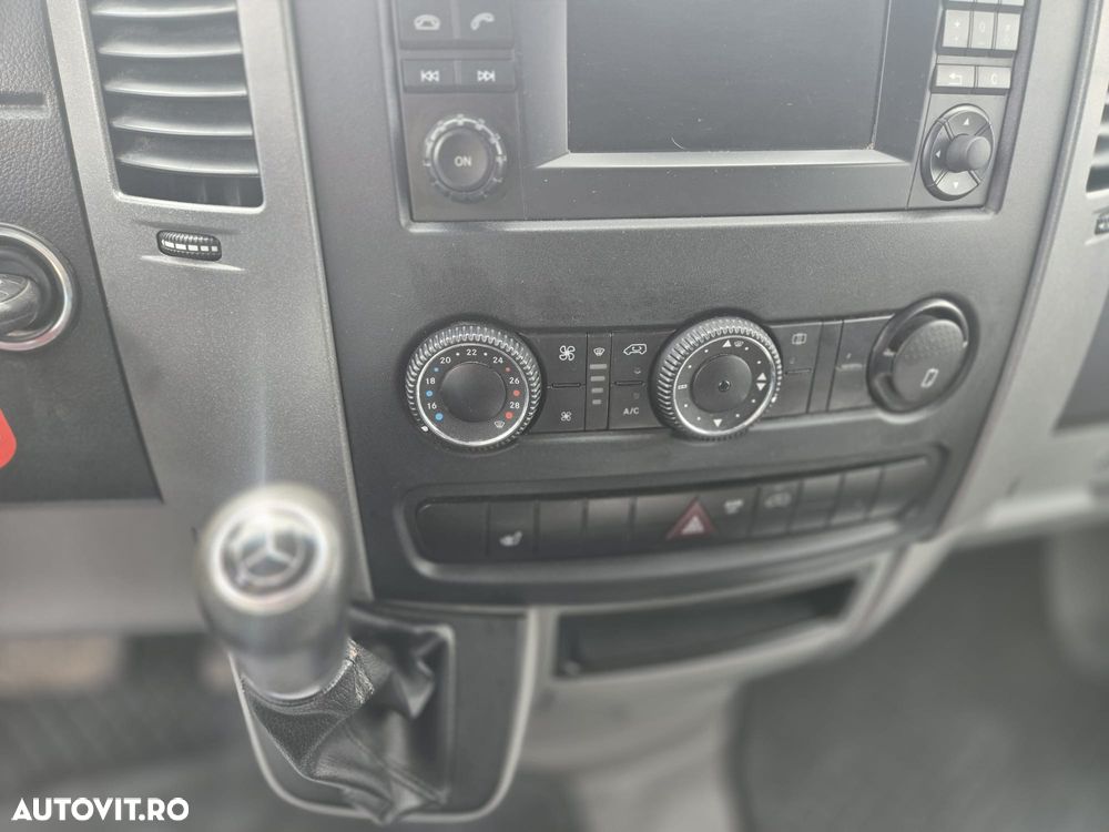 Mercedes-Benz Sprinter - 8