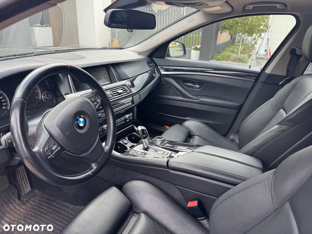 BMW Seria 5 520d xDrive Luxury Line - 11