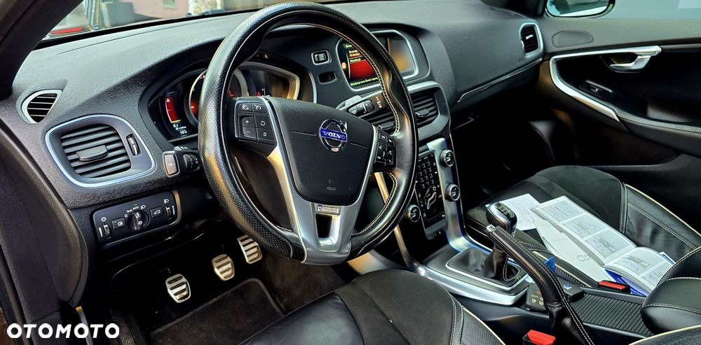 Volvo V40 D4 Drive-E R-Design Summum - 32