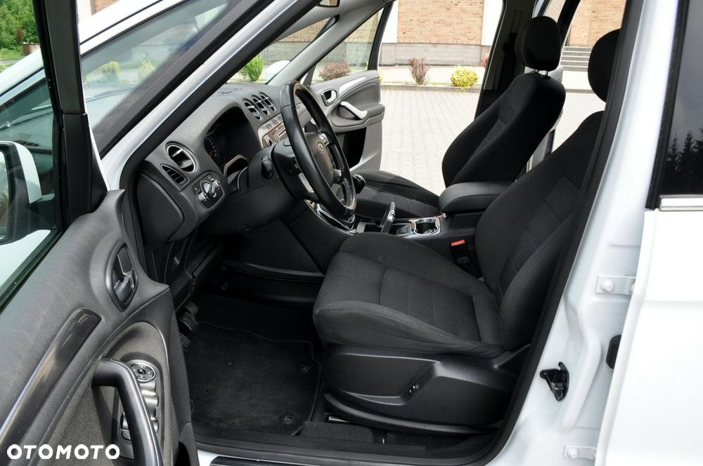 Ford S-Max - 21
