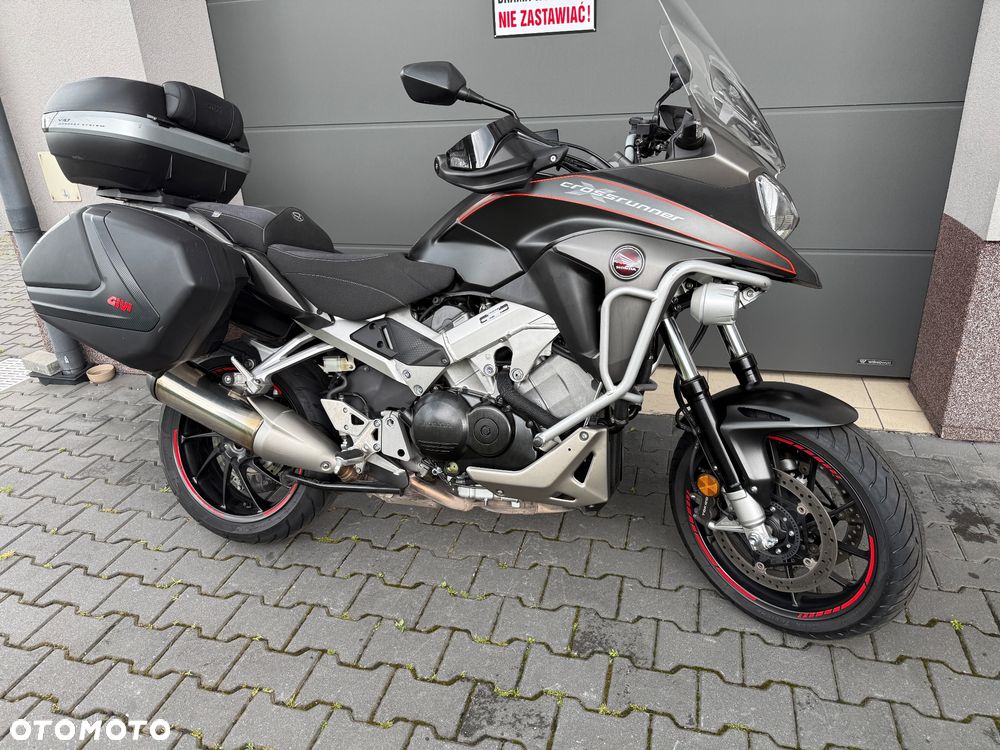 Honda VFR - 16