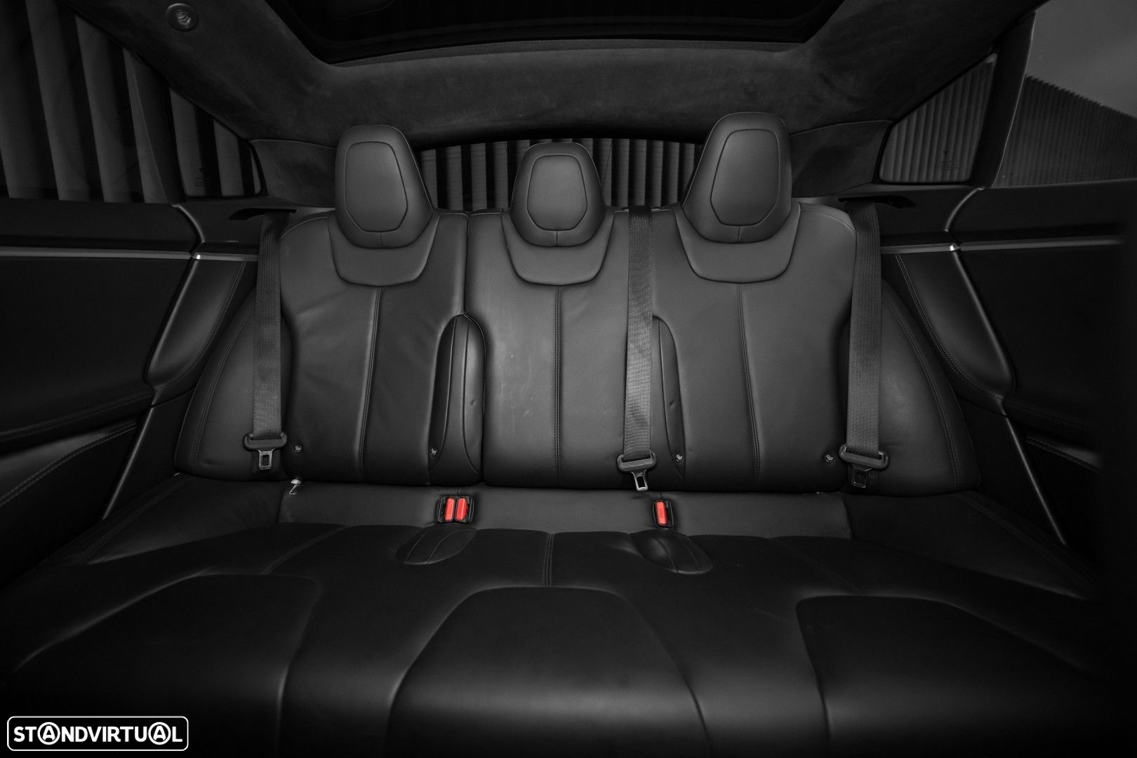 Tesla Model S 90D - 38
