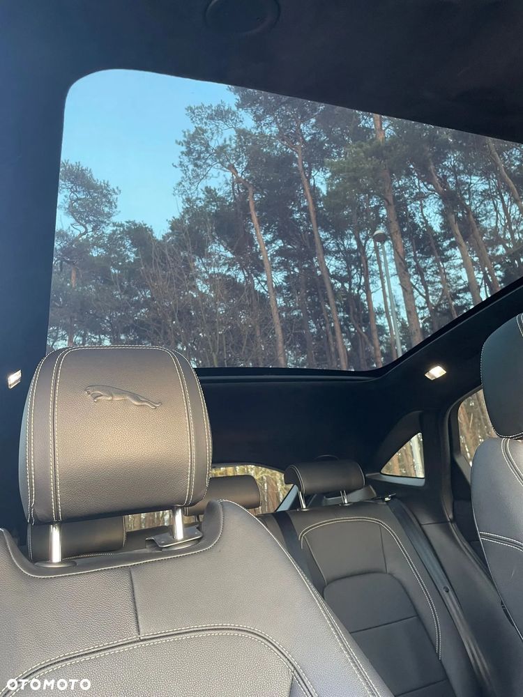 Jaguar E-Pace 2.0 i4P AWD R-Dynamic - 13