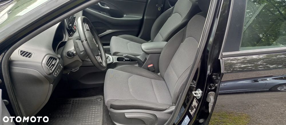 Hyundai i30 1.5 DPI Classic + - 6
