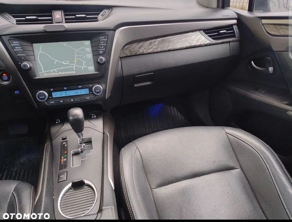 Toyota Avensis 2.0 Prestige MS - 11