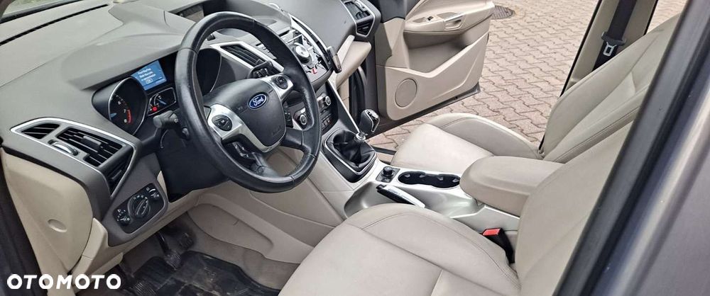 Ford Grand C-MAX - 23