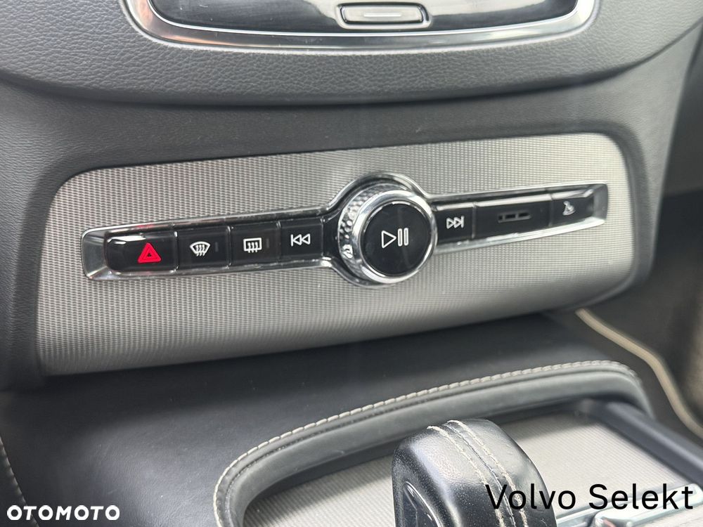 Volvo XC 90 - 21