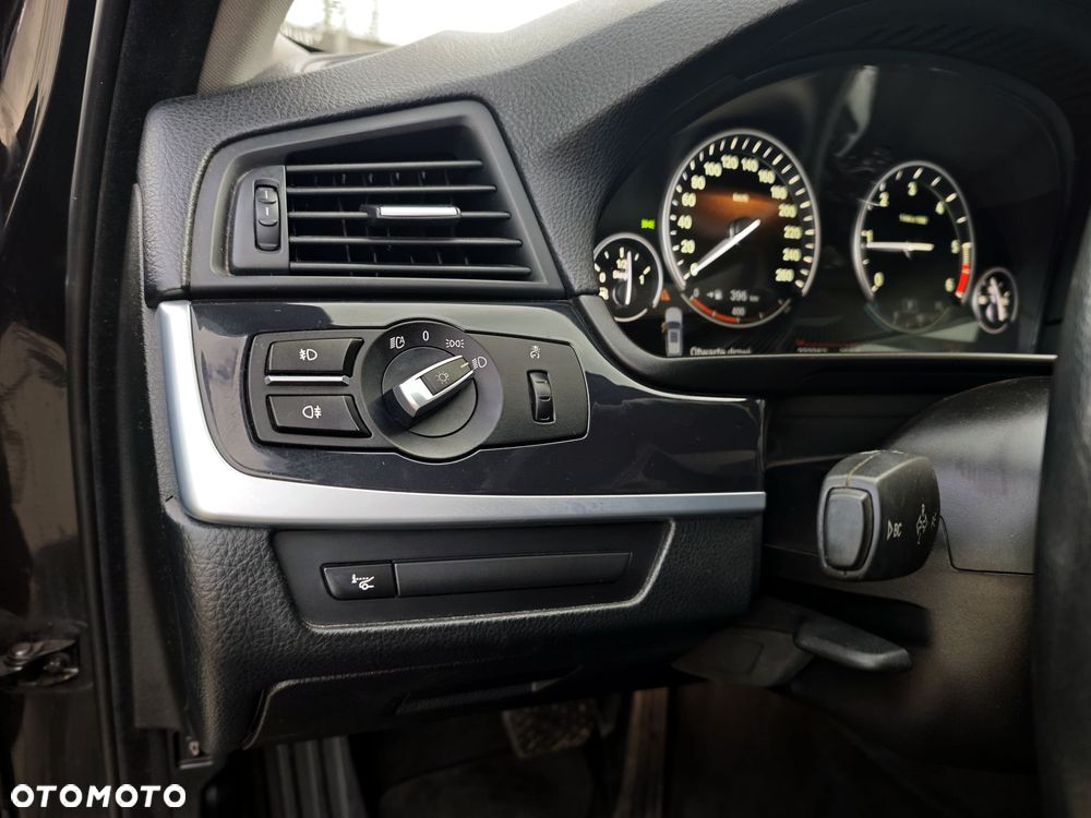 BMW Seria 5 525d xDrive - 19