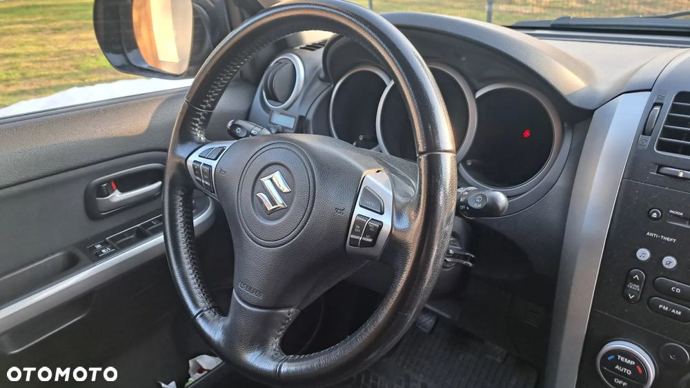Suzuki Grand Vitara 2.4 Premium - 7