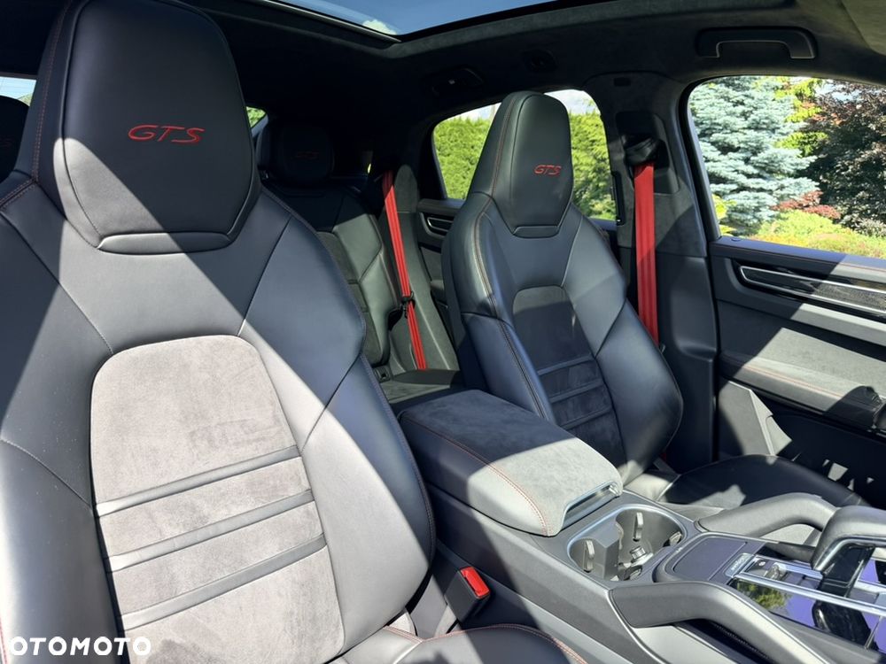 Porsche Cayenne GTS - 11