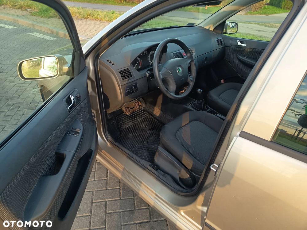 Skoda Fabia 1.4 16V Ambiente - 6