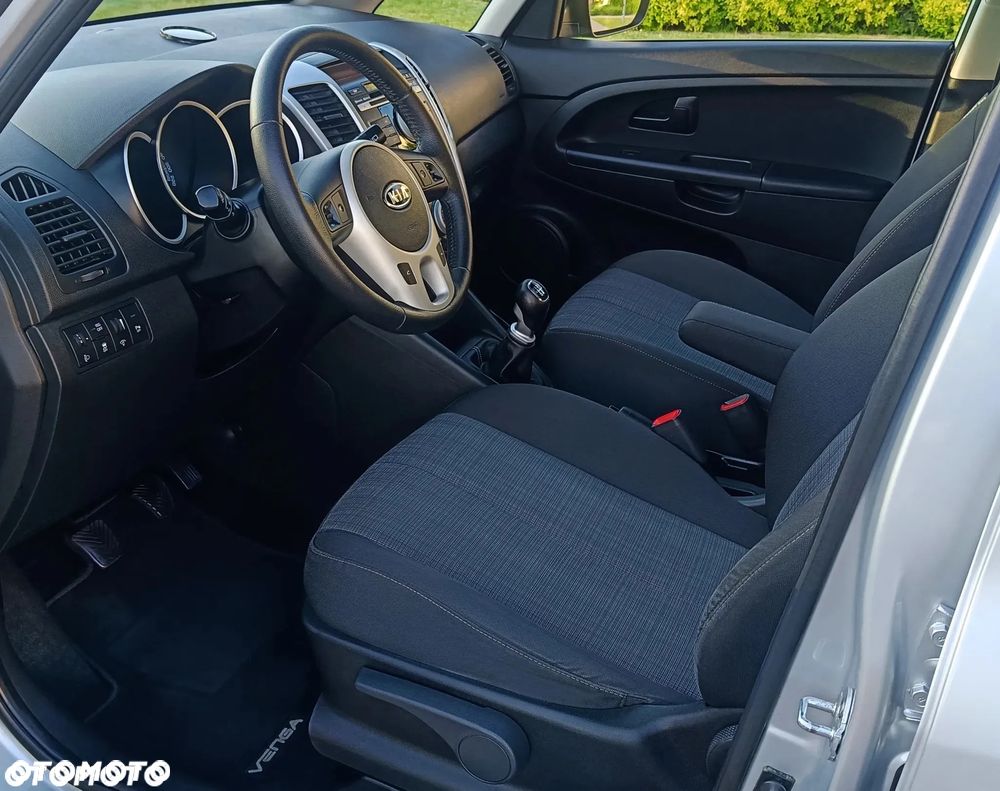 Kia Venga 1.4 CVVT Dream-Team Edition - 25