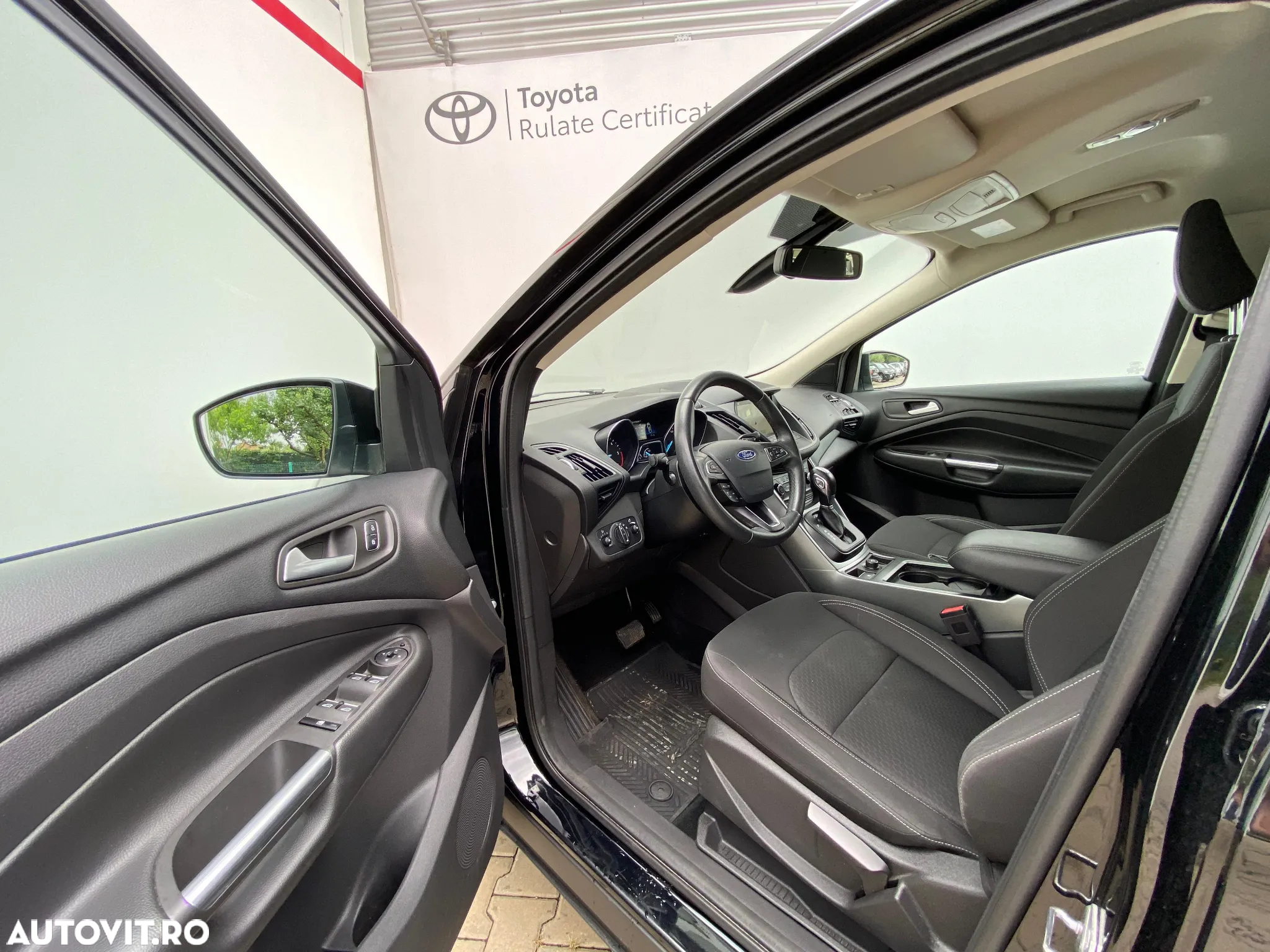 Ford Kuga 2.0 TDCi 4WD Powershift Titanium - 4