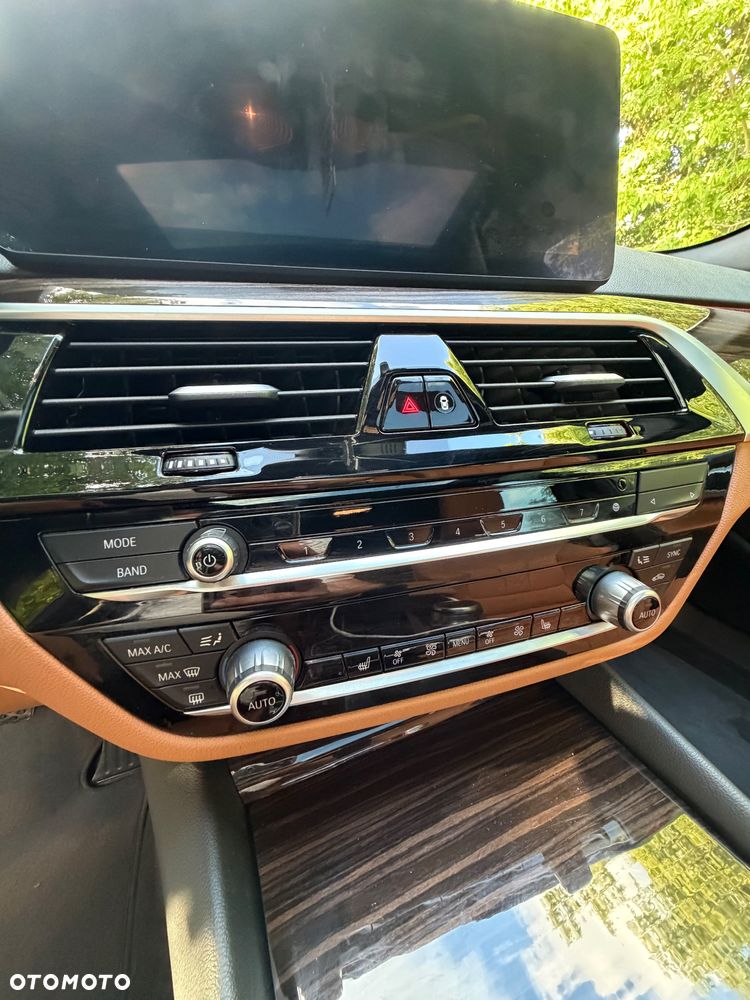 BMW Seria 5 530i xDrive - 17