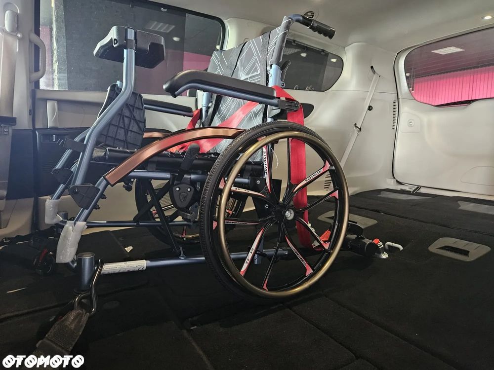 Chrysler Pacifica - 9