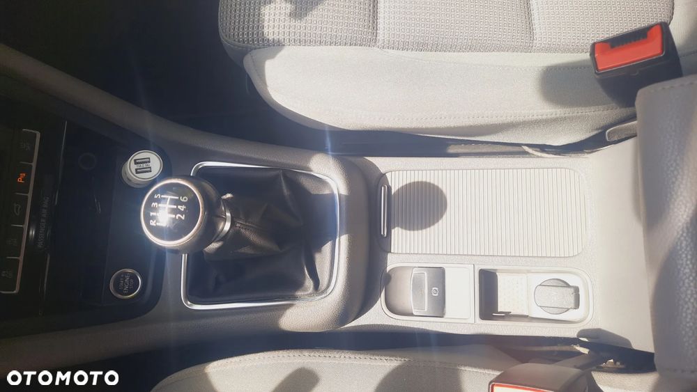 Volkswagen Sharan 2.0 TDI DPF BlueMotion Comfortline - 27