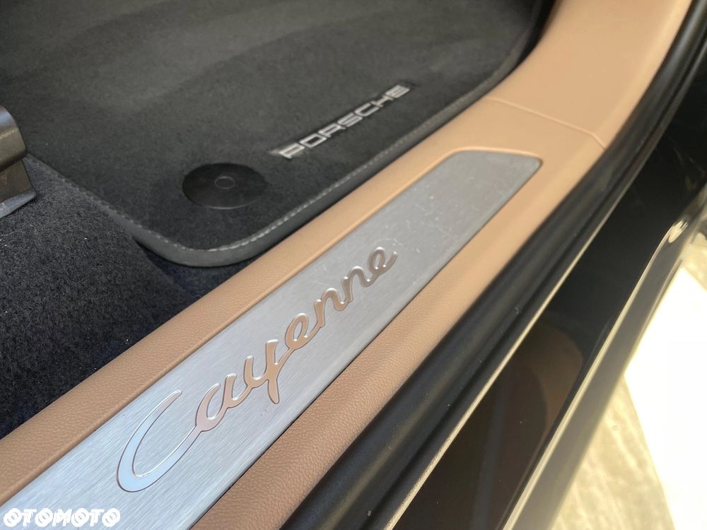 Porsche Cayenne Platinum Edition - 38