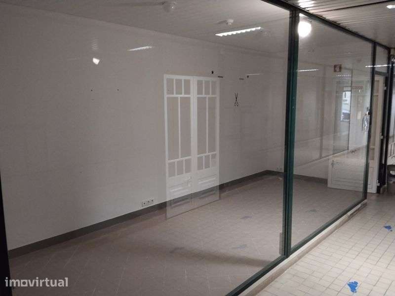 Espaço comercial à venda na Avenida da República - Grande imagem: 3/5