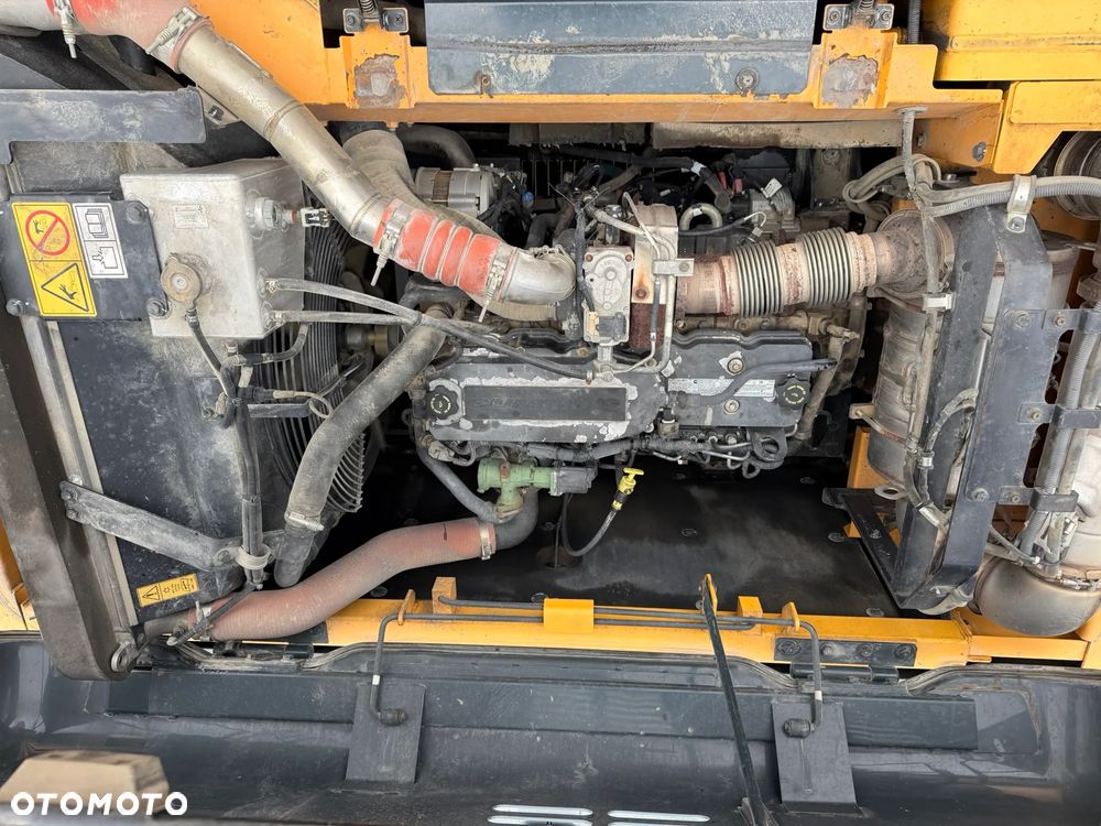 Hyundai HX 300 L - 21