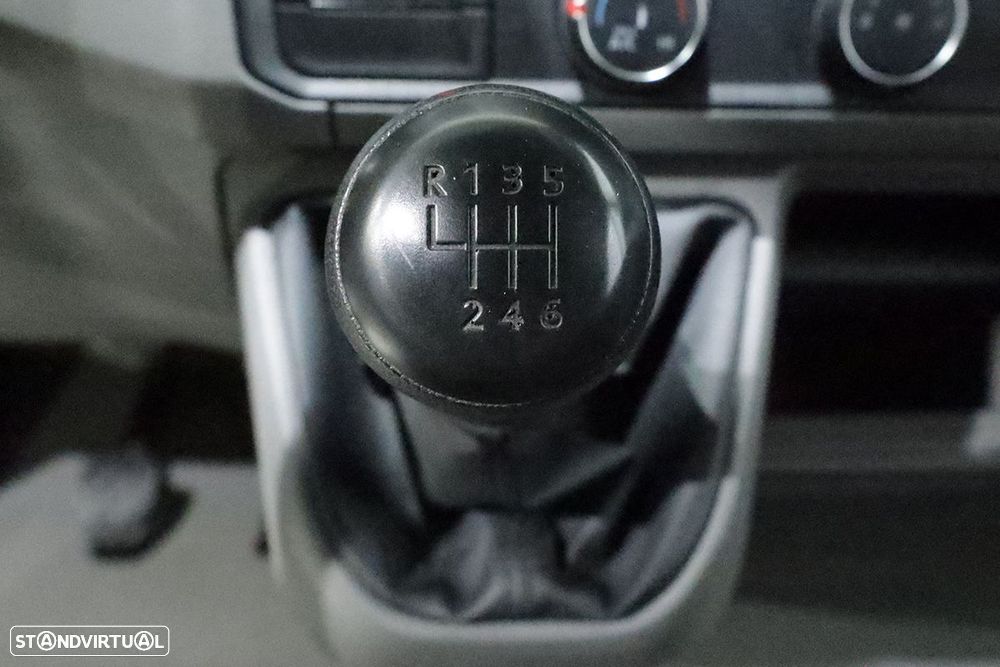 VW crafter 35 2.0 tdi l3h3 médio ta - 8