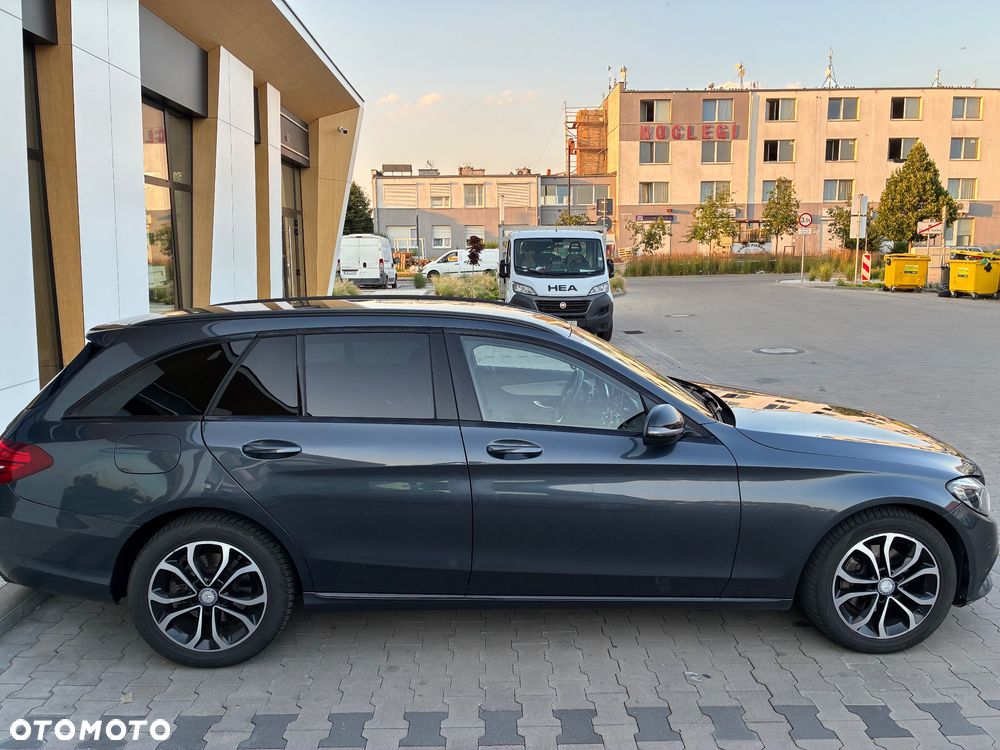 Mercedes-Benz Klasa C 220 d 4Matic 7G-TRONIC Avantgarde - 3