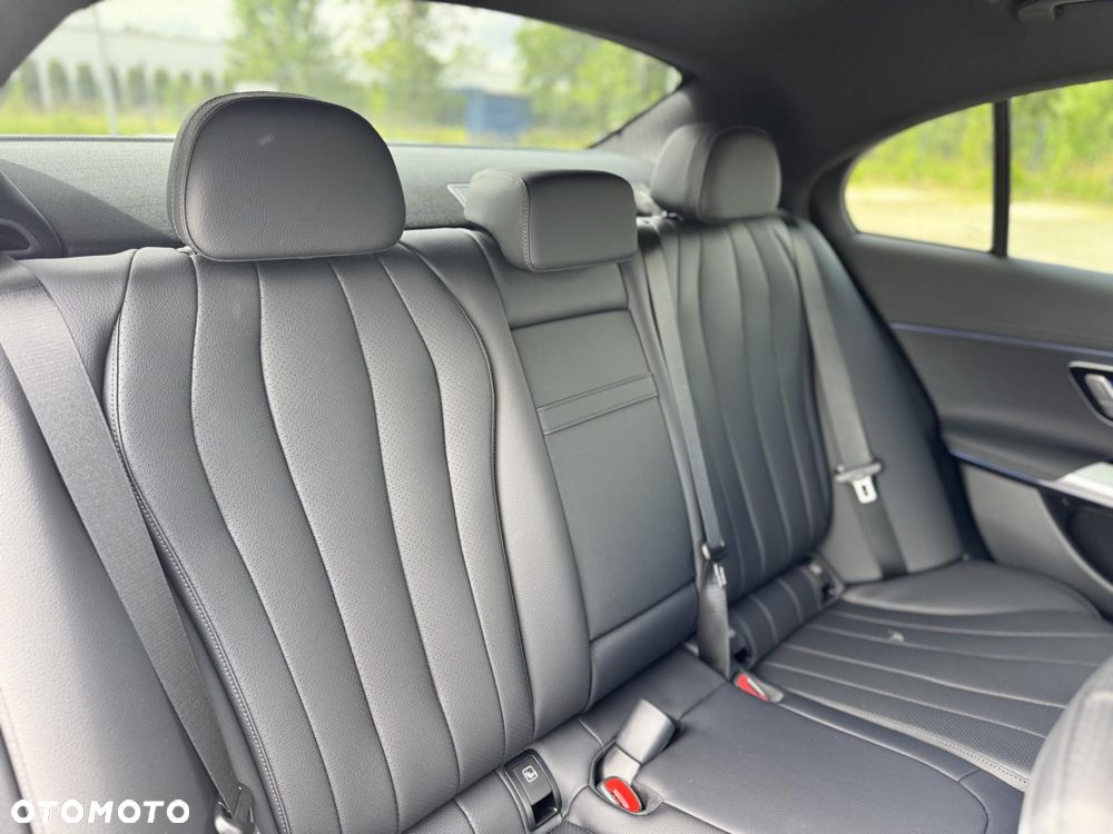 Mercedes-Benz Klasa E 220 d mHEV 4-Matic Exclusive 9G-Tronic - 19