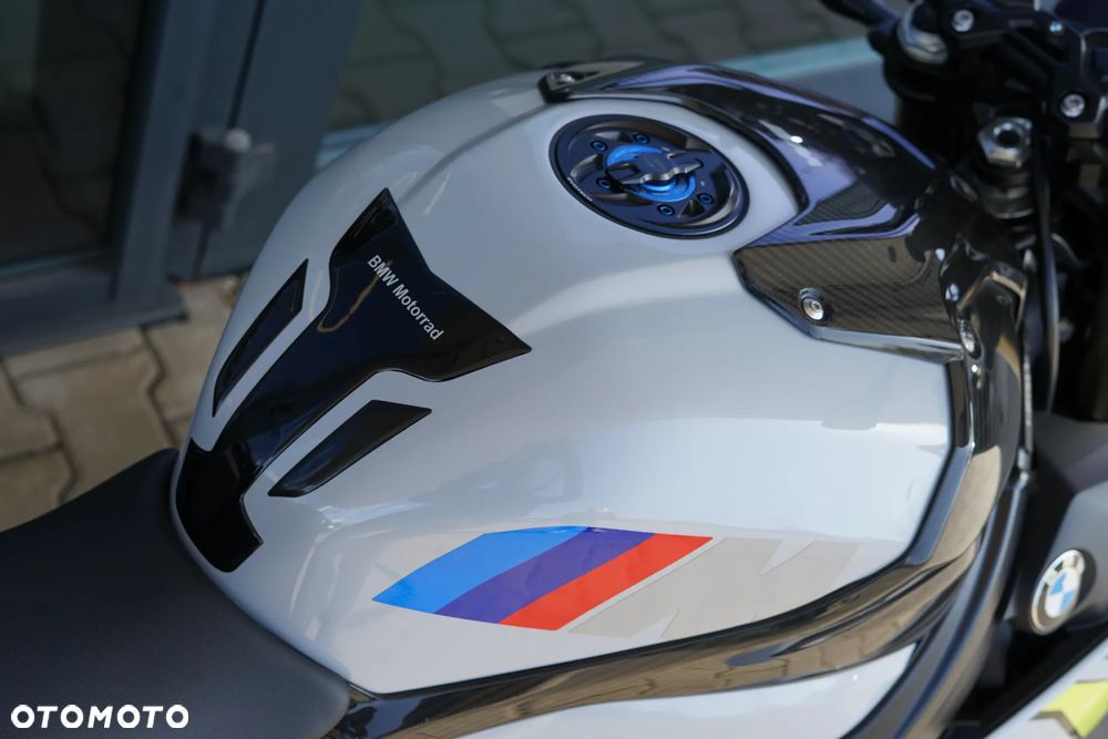 BMW S - 16