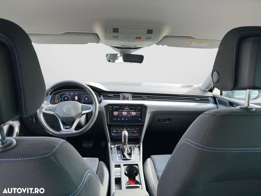 Volkswagen Passat - 10