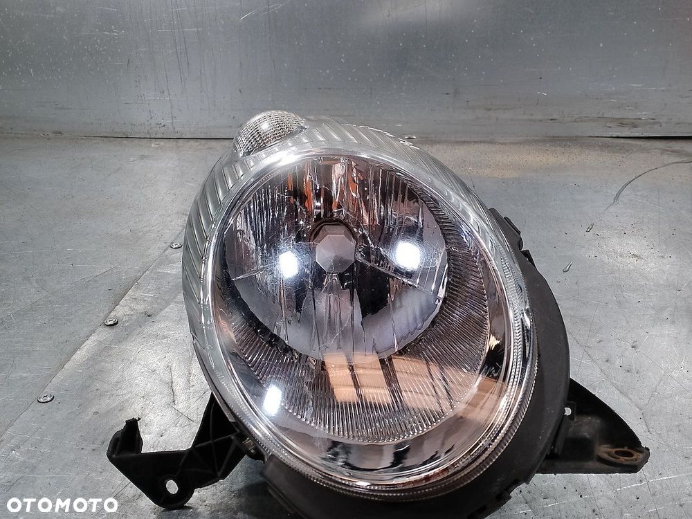 LAMPA PRZÓD PRAWA NISSAN MICRA K12 ( 02-10 ) - 6