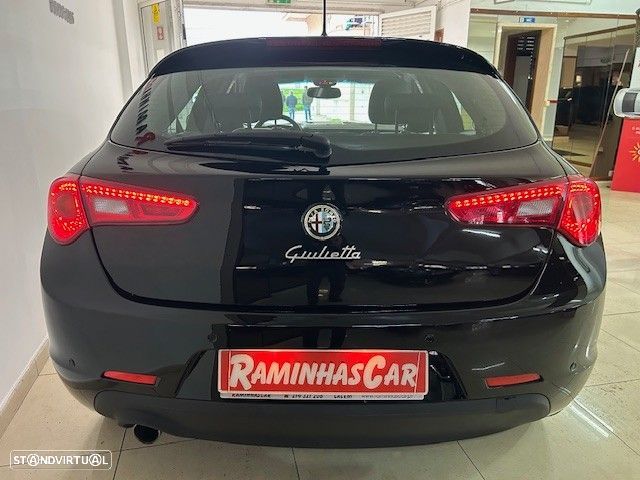 Alfa Romeo Giulietta 1.6 JTDM Distinctive - 6