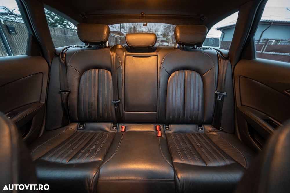 Audi A6 Allroad - 12