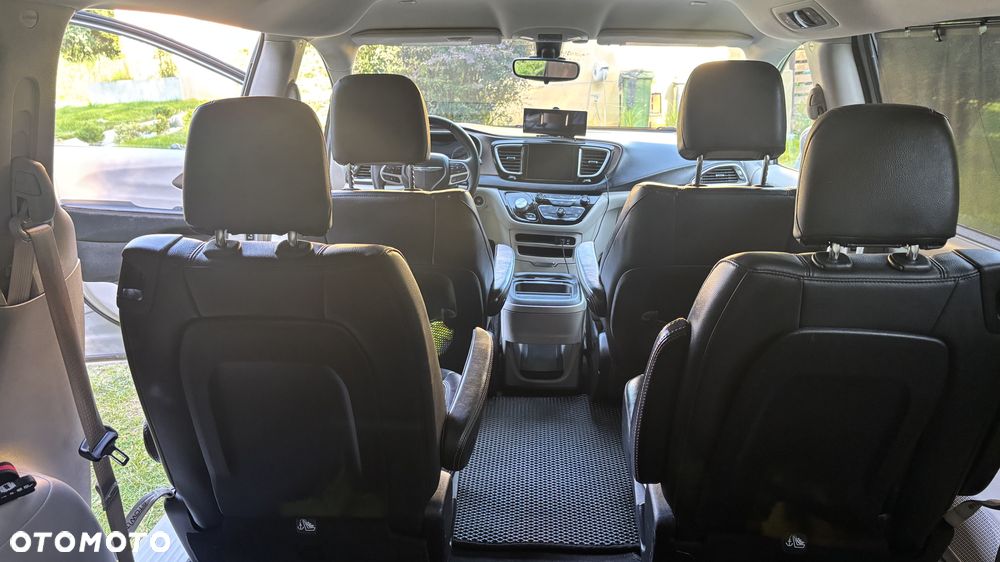 Chrysler Pacifica - 19