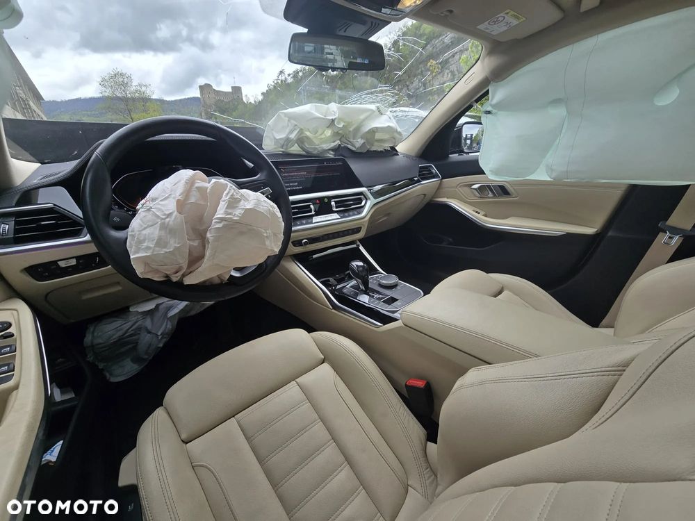 BMW Seria 3 330d Touring xDrive Luxury Line - 8