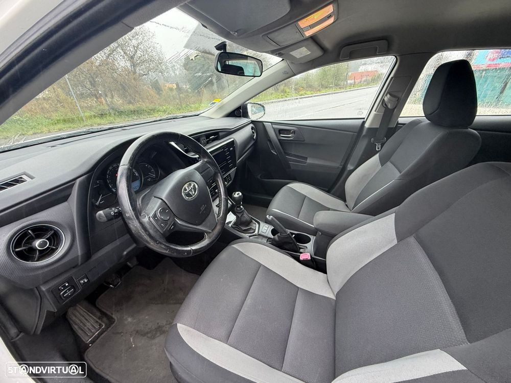 Toyota Auris - 17