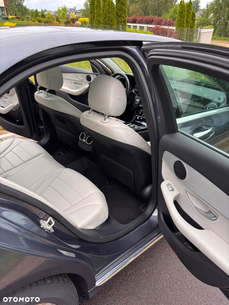 Mercedes-Benz Klasa C 300 7G-TRONIC AMG Line - 21