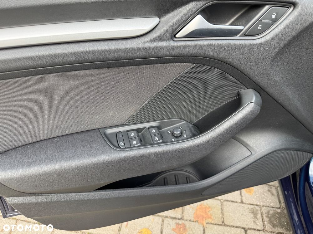 Audi A3 Sportback 1.6 TDI S tronic - 23