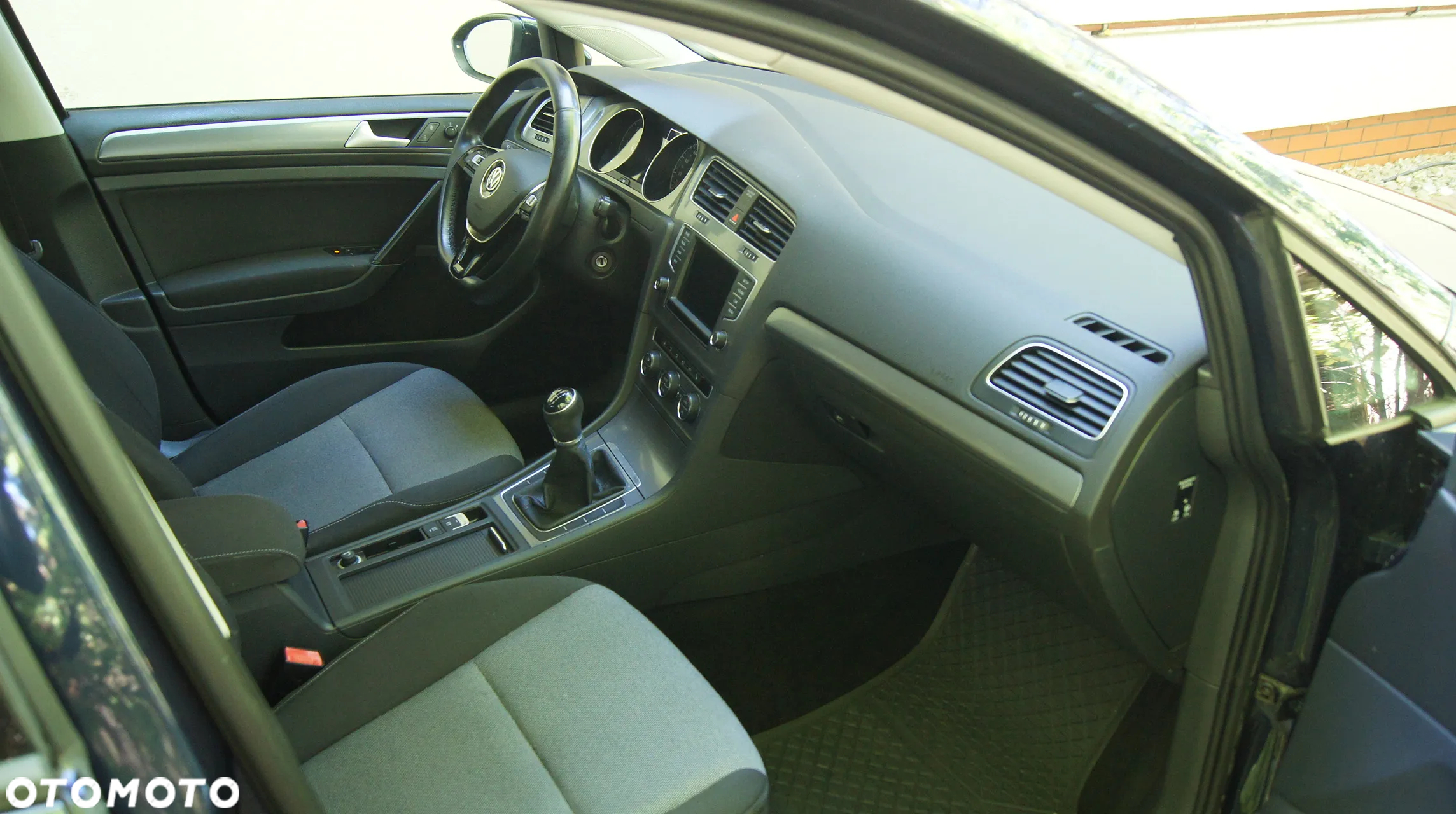 Volkswagen Golf 1.6 TDI BlueMotion Comfortline - 14