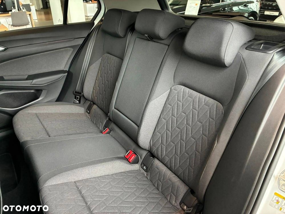Volkswagen Golf - 6