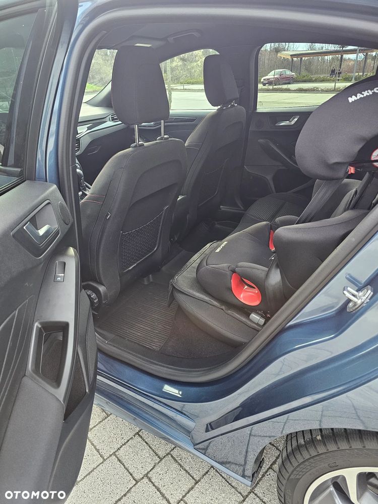 Ford Focus 1.0 EcoBoost mHEV ST-Line X - 9