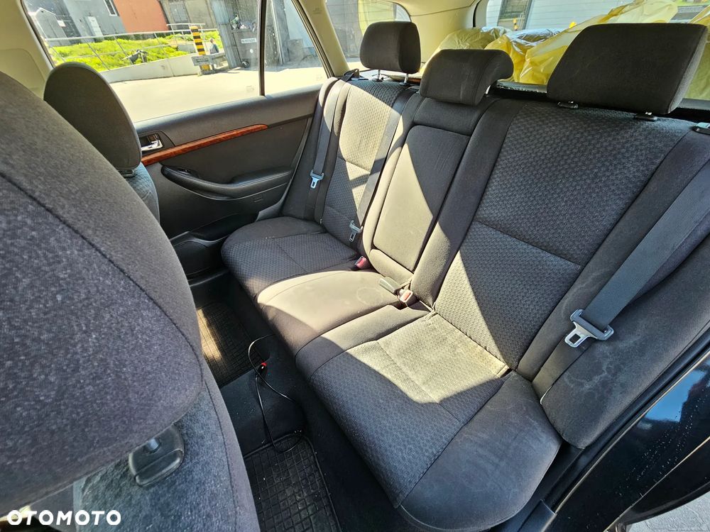 Toyota Avensis 1.8 VVT-i Sol - 16