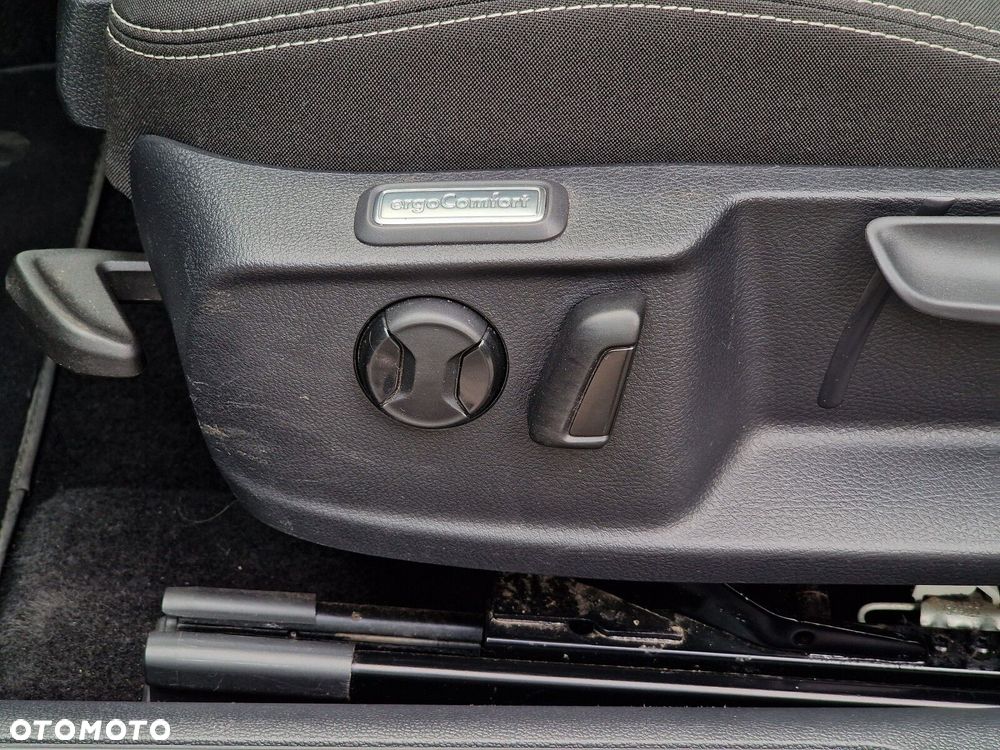 Volkswagen Passat Variant 2.0 TDI EVO Business DSG - 18