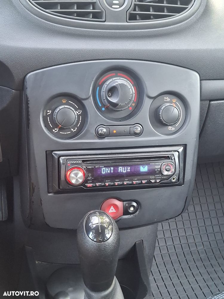 Renault Clio III 1.2 16V Expression - 9