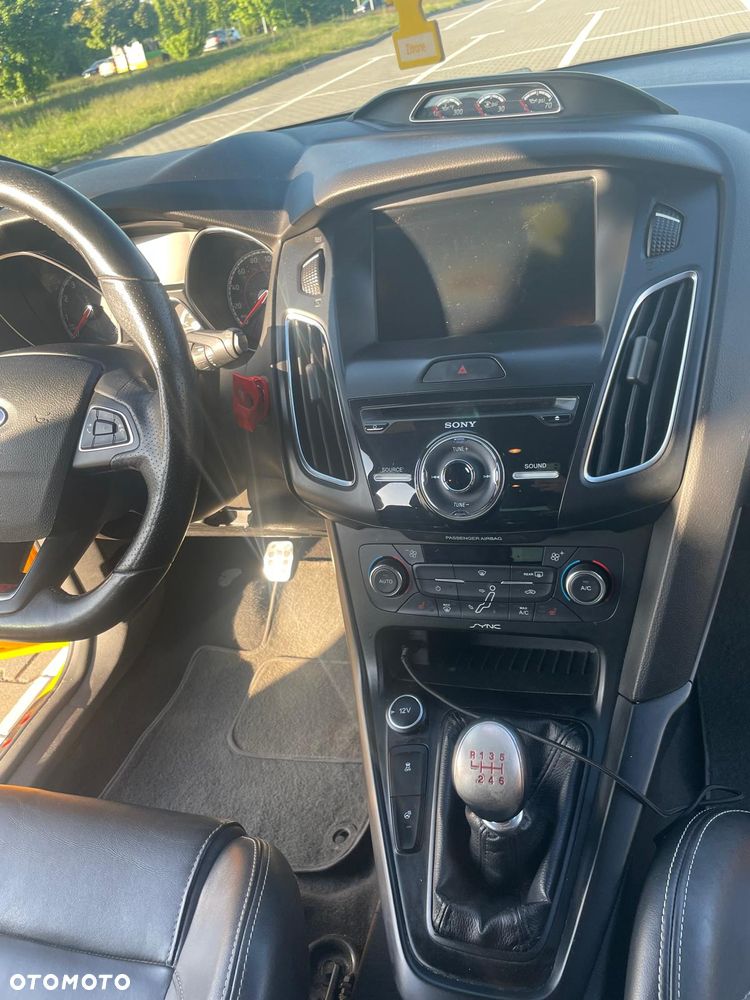 Ford Focus 2.0 EcoBoost ST - 22