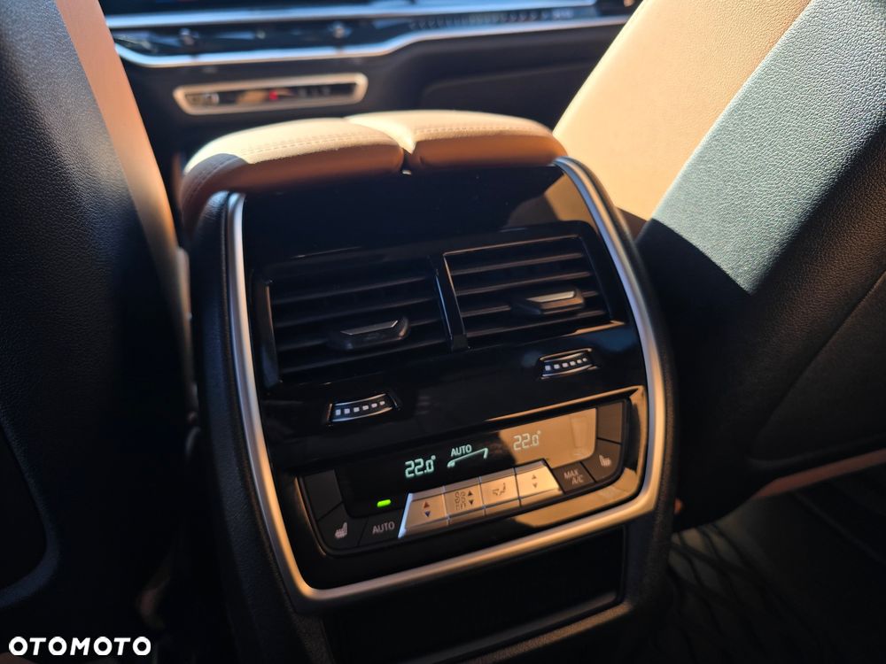 BMW X5 xDrive40d mHEV - 16