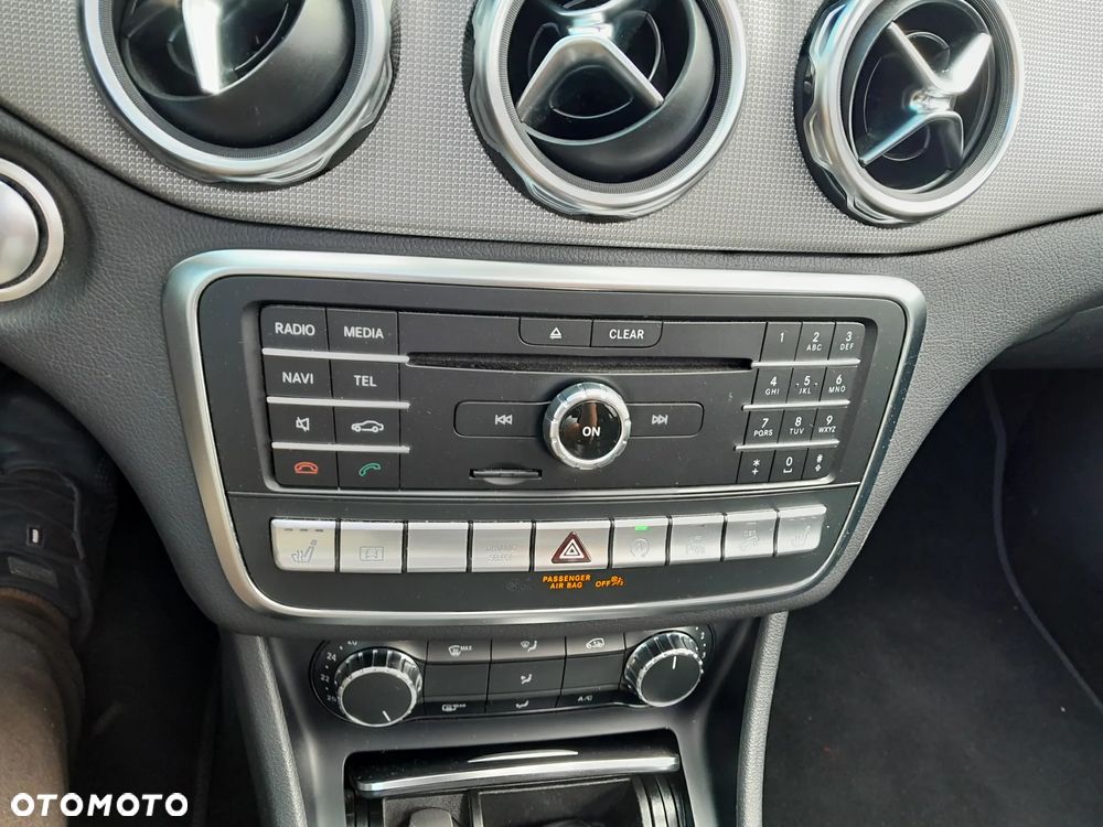Mercedes-Benz GLA 220 4-Matic Urban - 16